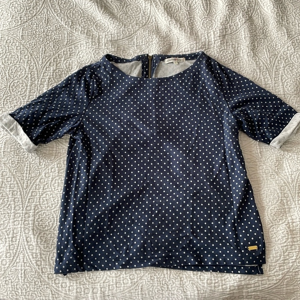 Blue/white tshirt